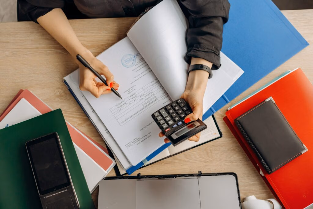 Hoe-werkt-een-incassobureau-Afbeelding-in-tekst-scaled-1